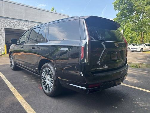 2022 Cadillac Escalade ESV Sport