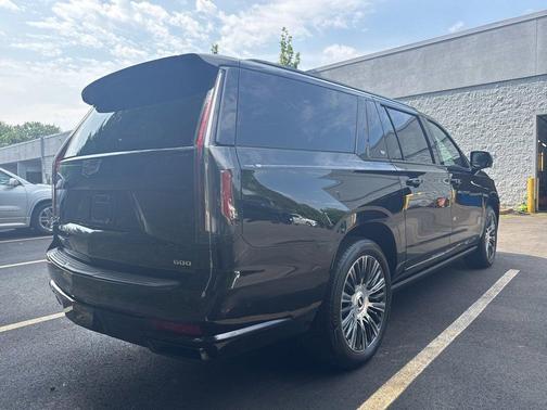 2022 Cadillac Escalade ESV Sport