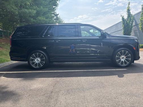 2022 Cadillac Escalade ESV Sport
