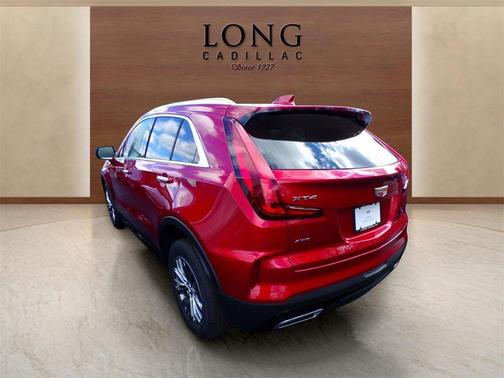 2025 Cadillac XT4 Premium Luxury