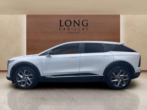 Crystal White Tri-Coat 2025 Cadillac OPTIQ Luxury