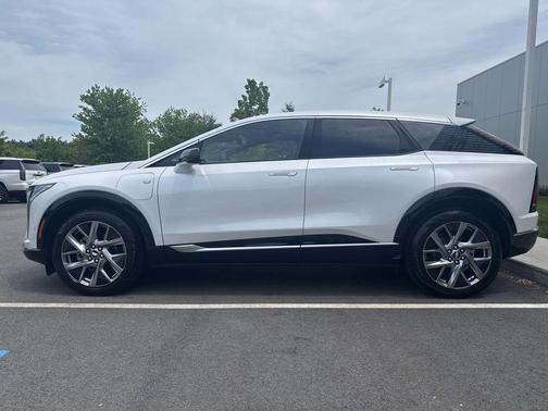 Crystal White Tri-Coat 2025 Cadillac OPTIQ Luxury