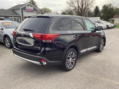 2016 Mitsubishi Outlander SE