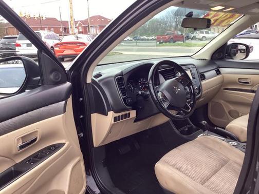 2016 Mitsubishi Outlander SE