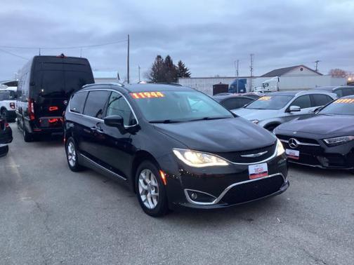 2018 Chrysler Pacifica Touring-L Plus