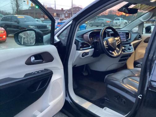 2018 Chrysler Pacifica Touring-L Plus