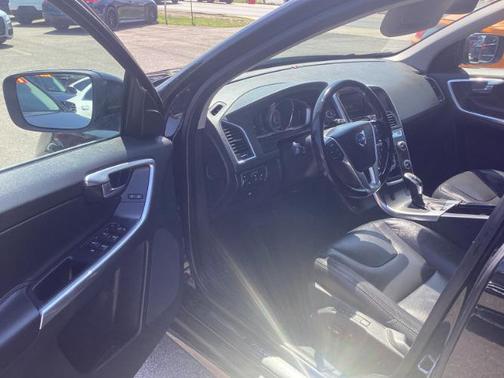 2016 Volvo XC60 T5 Premier