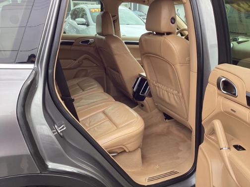 2012 Porsche Cayenne Cayenne