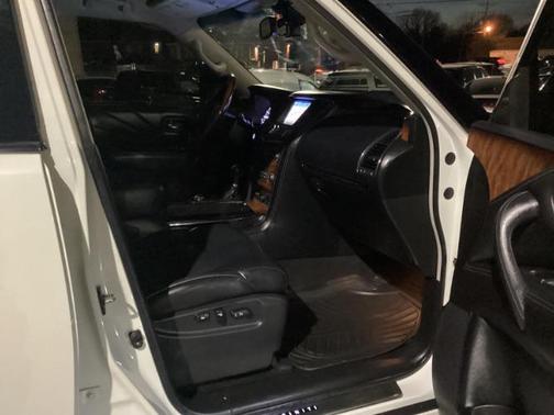 2015 INFINITI QX80 Base