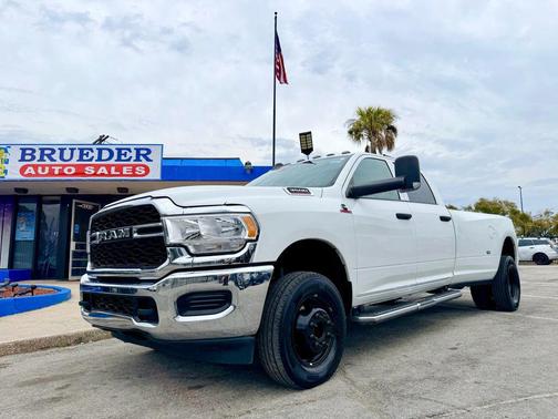 2021 RAM 3500 Tradesman Crew Cab 4x4 8' Box