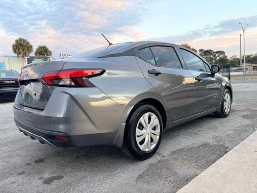 2021 Nissan Versa 1.6 S