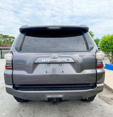 Magnetic Gray Metallic 2016 Toyota 4Runner SR5