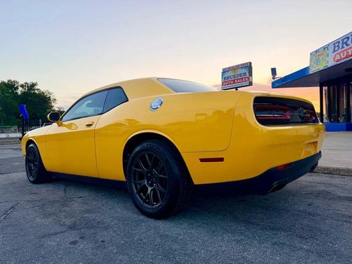 2017 Dodge Challenger SXT