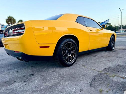 2017 Dodge Challenger SXT