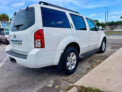 2012 Nissan Pathfinder SV