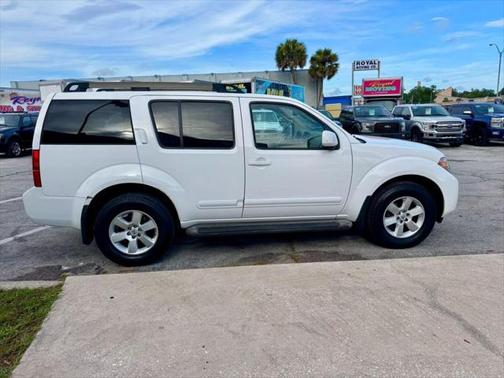 2012 Nissan Pathfinder SV