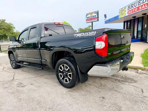 Midnight Black Metallic 2018 Toyota Tundra SR5