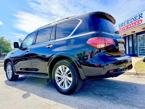 2016 INFINITI QX80 Base