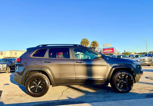 2017 Jeep Cherokee Sport