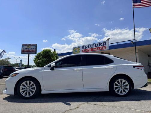 2020 Toyota Camry LE