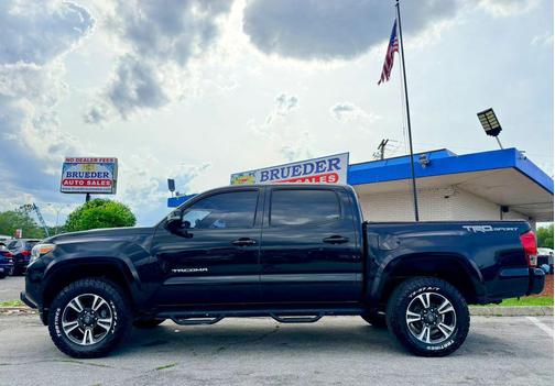 2017 Toyota Tacoma TRD Sport