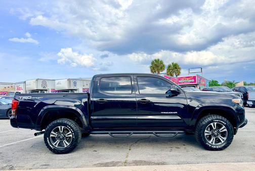 2017 Toyota Tacoma TRD Sport