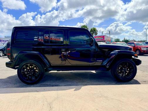 Black Clearcoat 2021 Jeep Wrangler Unlimited Sport Altitude