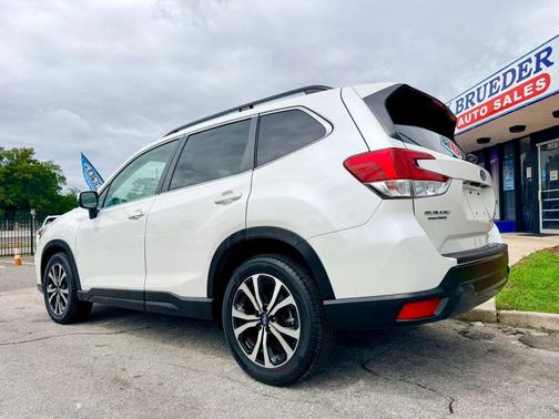 Crystal White Pearl 2021 Subaru Forester Sport