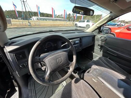 2004 Dodge Dakota Base
