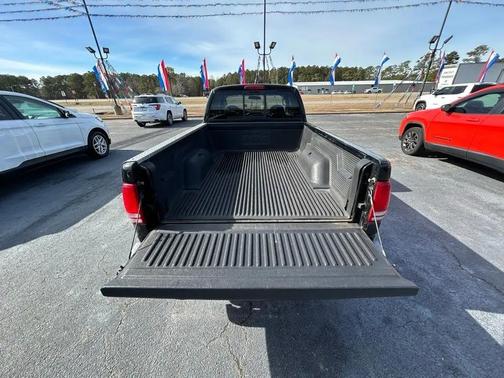 2004 Dodge Dakota Base