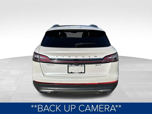 2019 Lincoln Nautilus Select