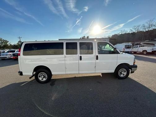 2017 Chevrolet Express 3500 LT