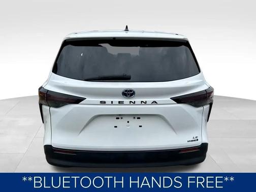 2024 Toyota Sienna LE