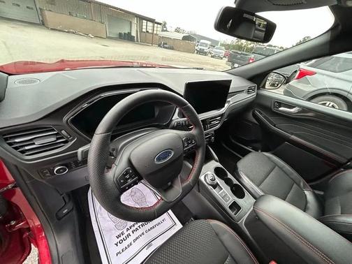 2025 Ford Escape ST-Line Elite