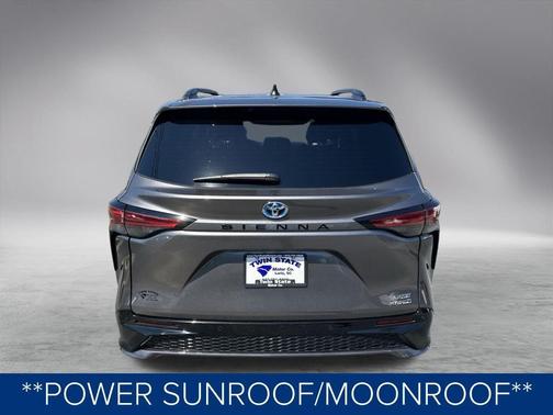 2022 Toyota Sienna XSE 7 Passenger