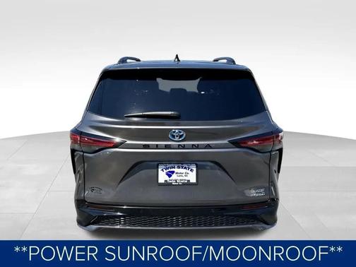 2022 Toyota Sienna XSE 7 Passenger