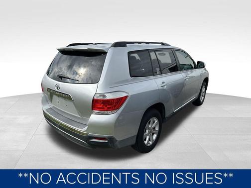 2011 Toyota Highlander SE