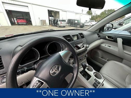 2011 Toyota Highlander SE