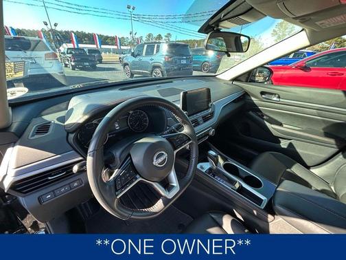 2025 Nissan Altima SR FWD