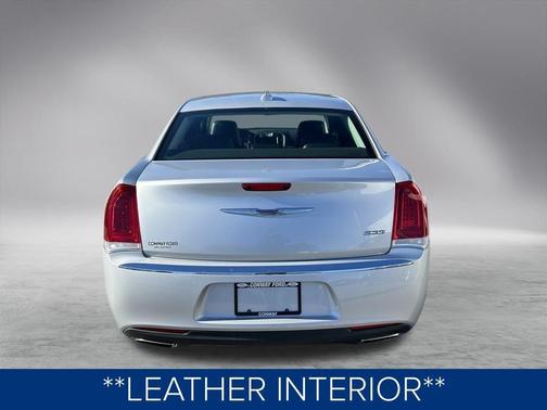 2020 Chrysler 300 Touring