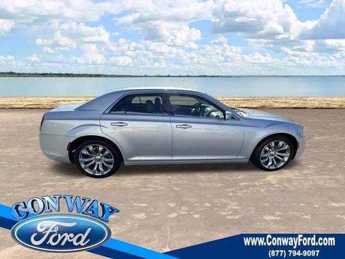 2020 Chrysler 300 Touring