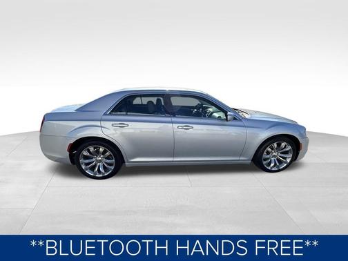 2020 Chrysler 300 Touring