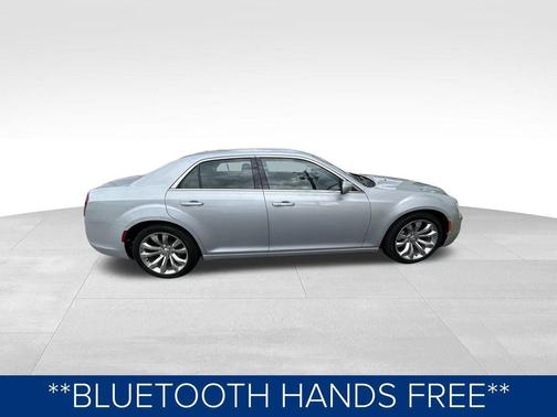 2020 Chrysler 300 Touring