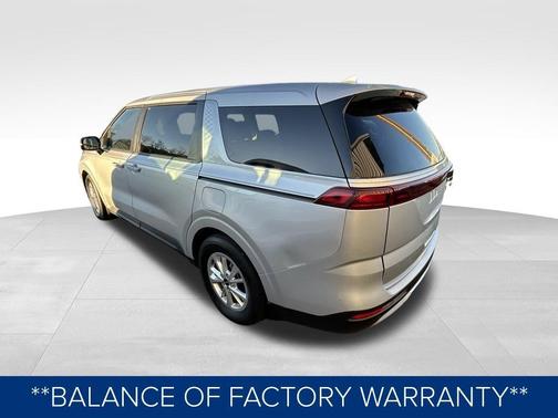 2023 Kia Carnival LX