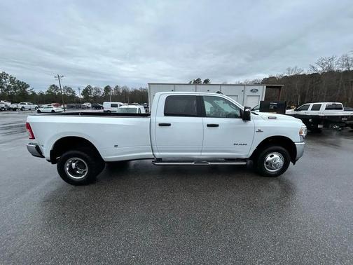 2024 RAM 3500 Big Horn Crew Cab 4x4 8' Box