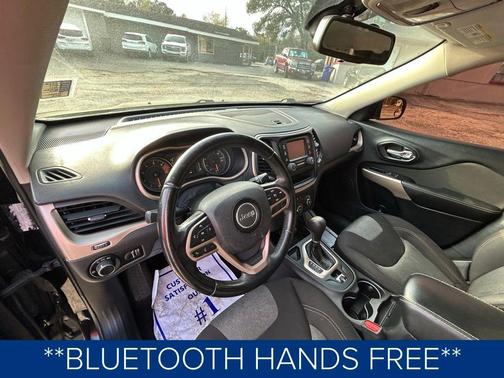 2017 Jeep Cherokee Sport