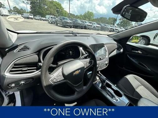 2022 Chevrolet Malibu FWD LT