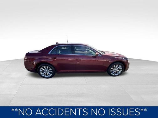 2018 Chrysler 300 Touring