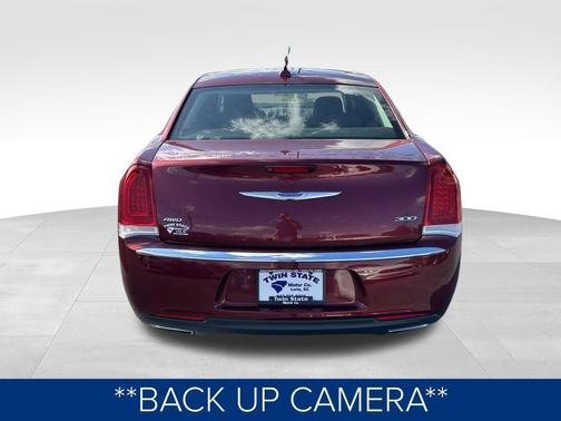 2018 Chrysler 300 Touring