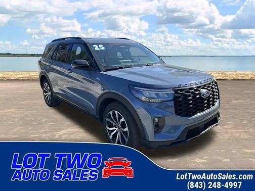 2025 Ford Explorer ST-Line